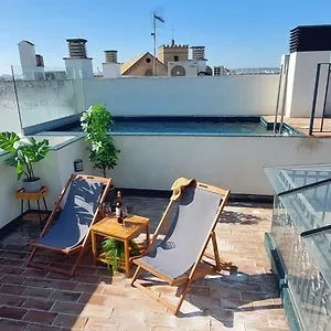 San Luis Downtown & Pool Apartment Seville