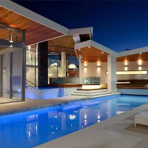 Racquet Retreat By Secret Destinations- Short Walk To Hastings Street Villa